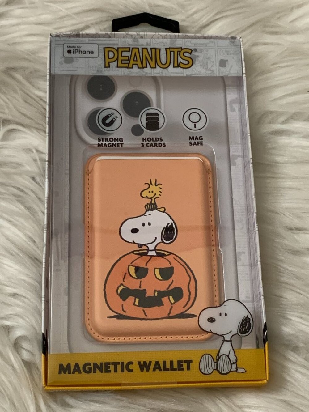 PEANUTS Snoopy & Woodstock Jack O'Lantern Magnetic Wallet for Apple iPhones